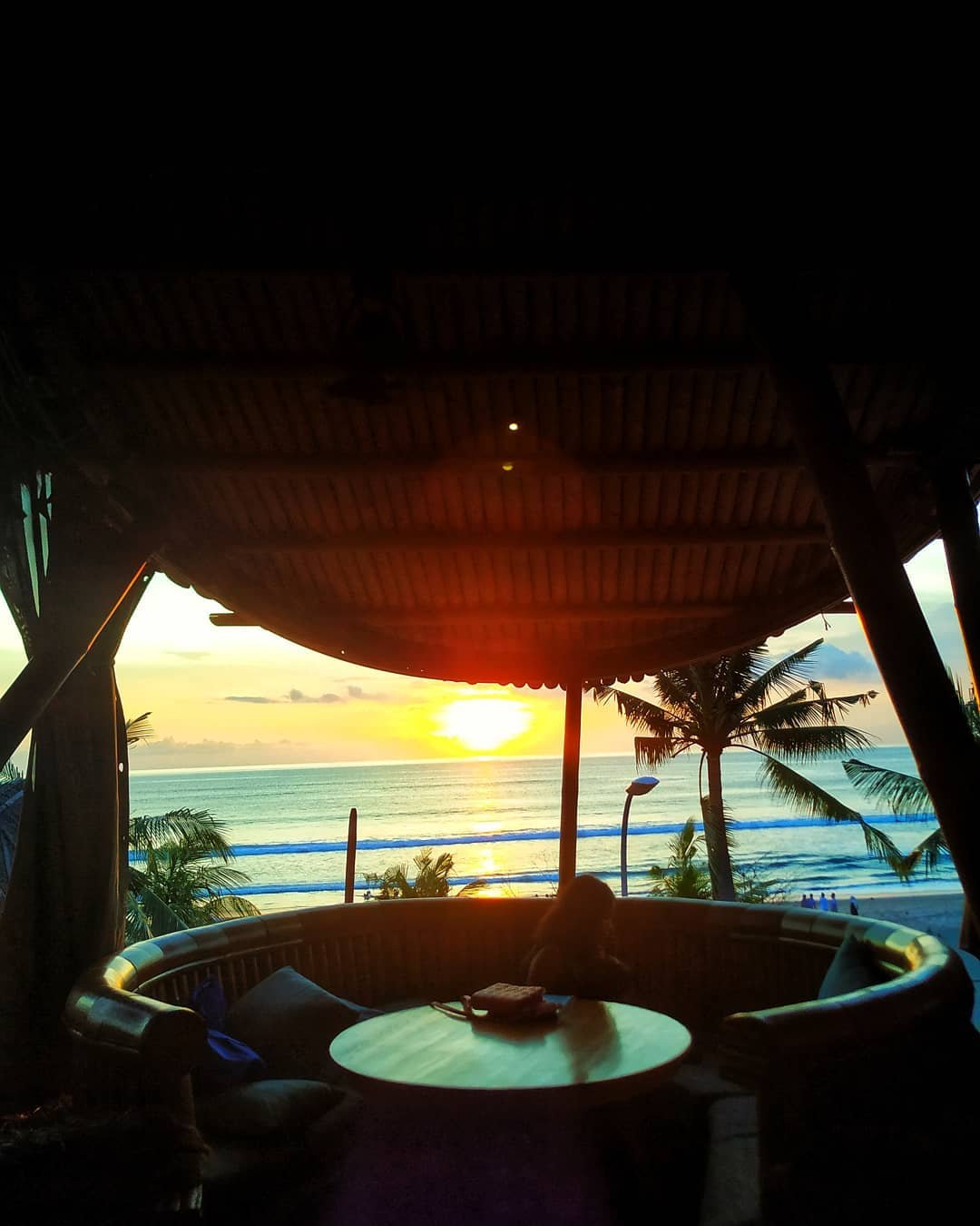 Azul Beach Club, Legian (1)
