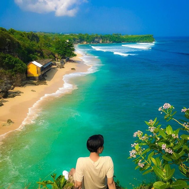 Balangan Beach Viewpoint Bali Car Driver Cheap Car Rental in bali (2)
