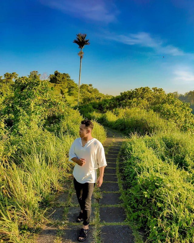 Campuhan Ridge Walk Bali Car Driver Cheap Car Rental in bali (1)
