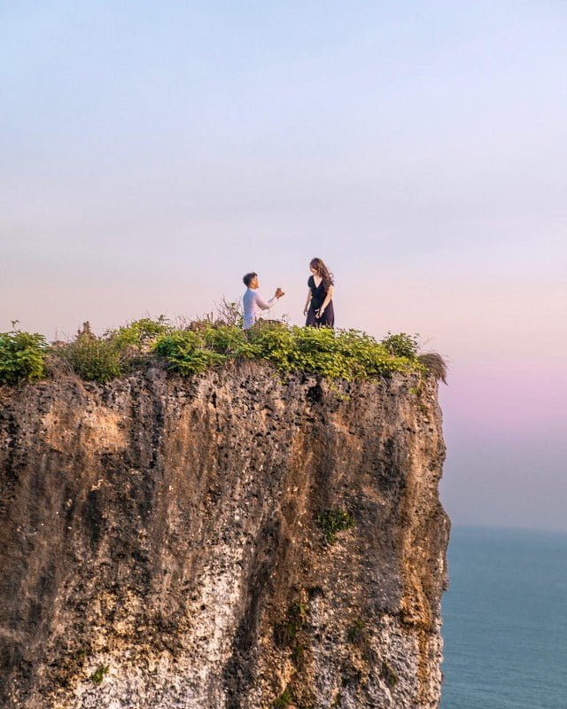 Karang Boma Cliff Bali Car Driver Cheap Car Rental in bali (2)