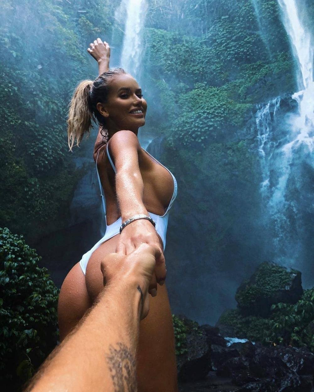 Sekumpul Waterfall Bali Car Driver Cheap Car Rental in bali (2)