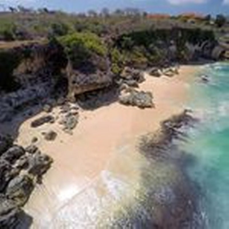 Tegal Wangi Beach Bali Car Driver Cheap Car Rental in bali (3)
