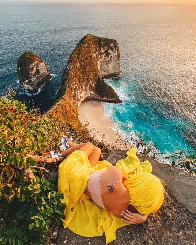 Thousand Islands Viewpoint Bali Car Driver Cheap Car Rental in bali (2)