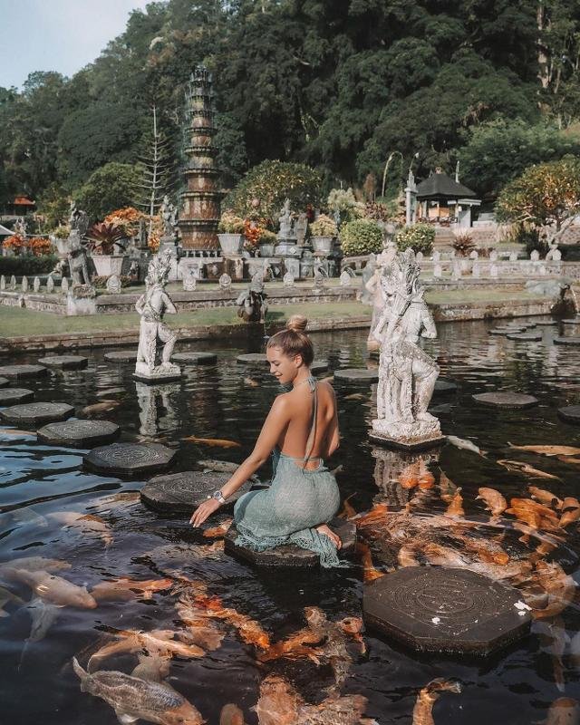 Tirta gangga water palace (2)
